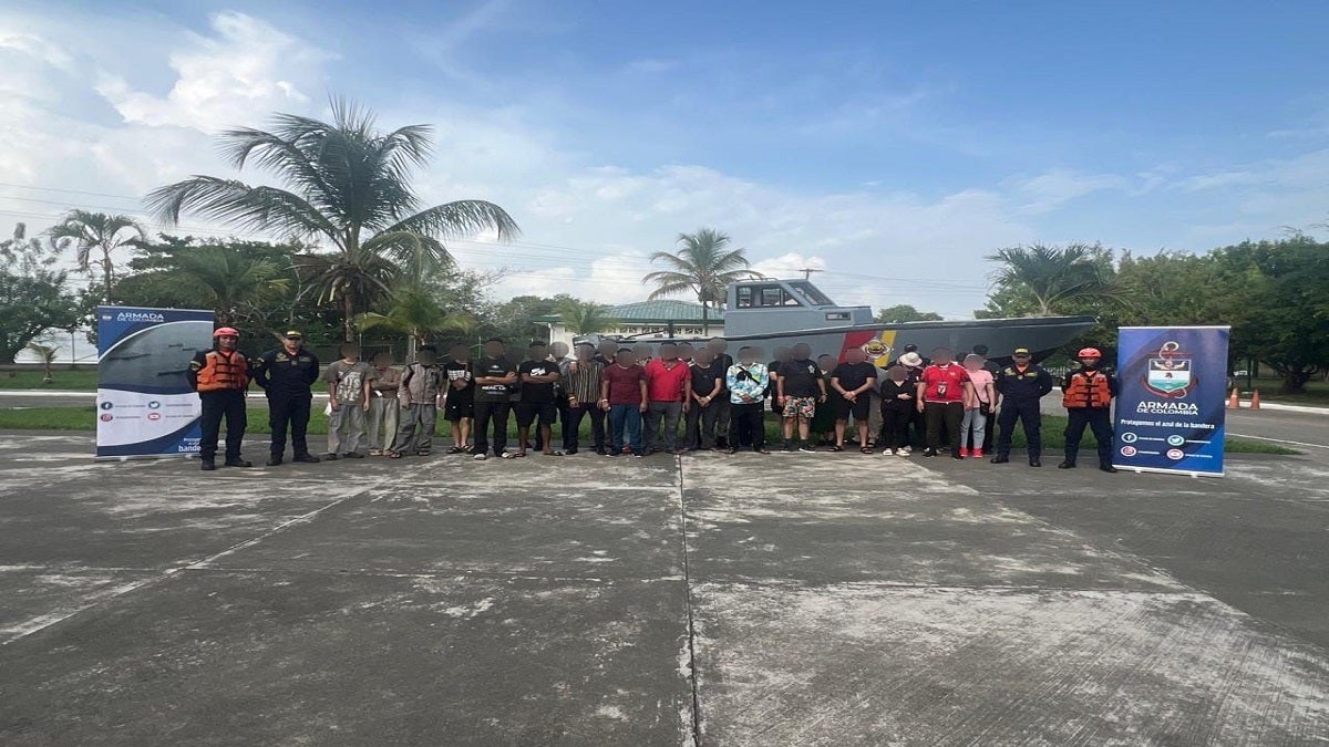Autoridades recataron 41 migrantes irregularidades que navegaba por el Golfo de Urabá. Tres personas fueron capturadas