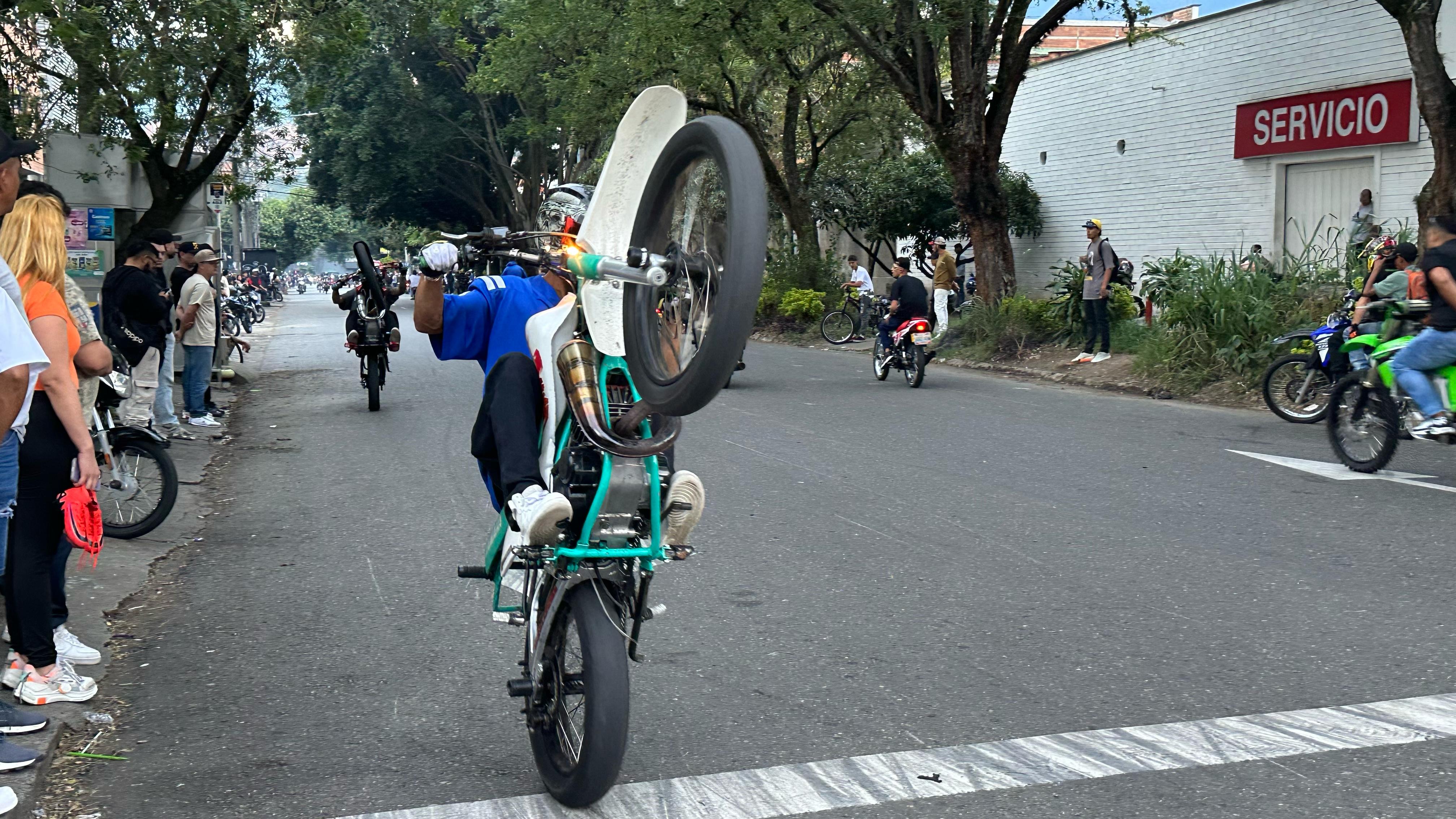 Piques ilegales en el barrio Antioquia