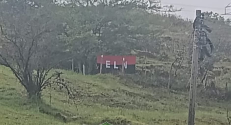 Bandera del ELN en Copacabana