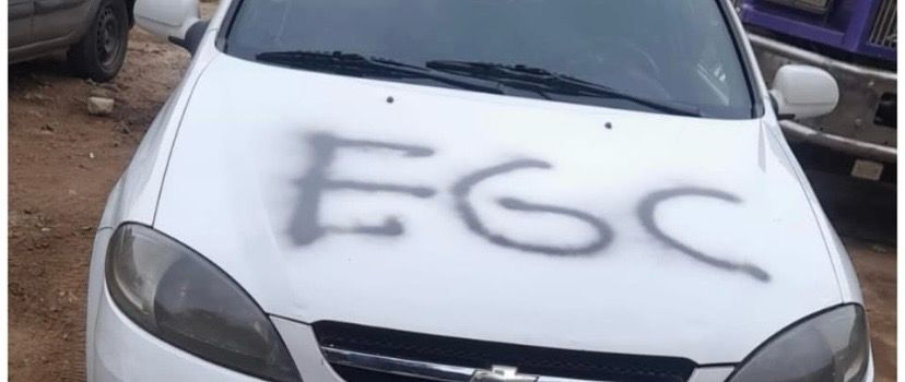 Clan del Golfo estaría aterrorizando a conductores por extorsiones en la ruta Segovia-Medellín: Pintaron siglas y dispararon a un vehículo