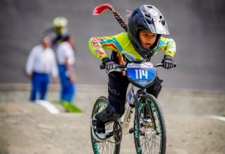 Niña prodigio del BMX en Antioquia busca apoyo para competir en el campeonato Panamericano de Chile