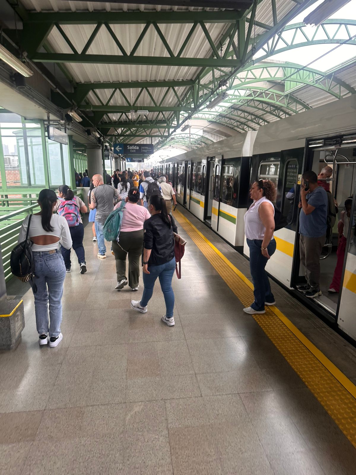 Falla en el servicio eléctrico paralizó el centro y el Metro de Medellín