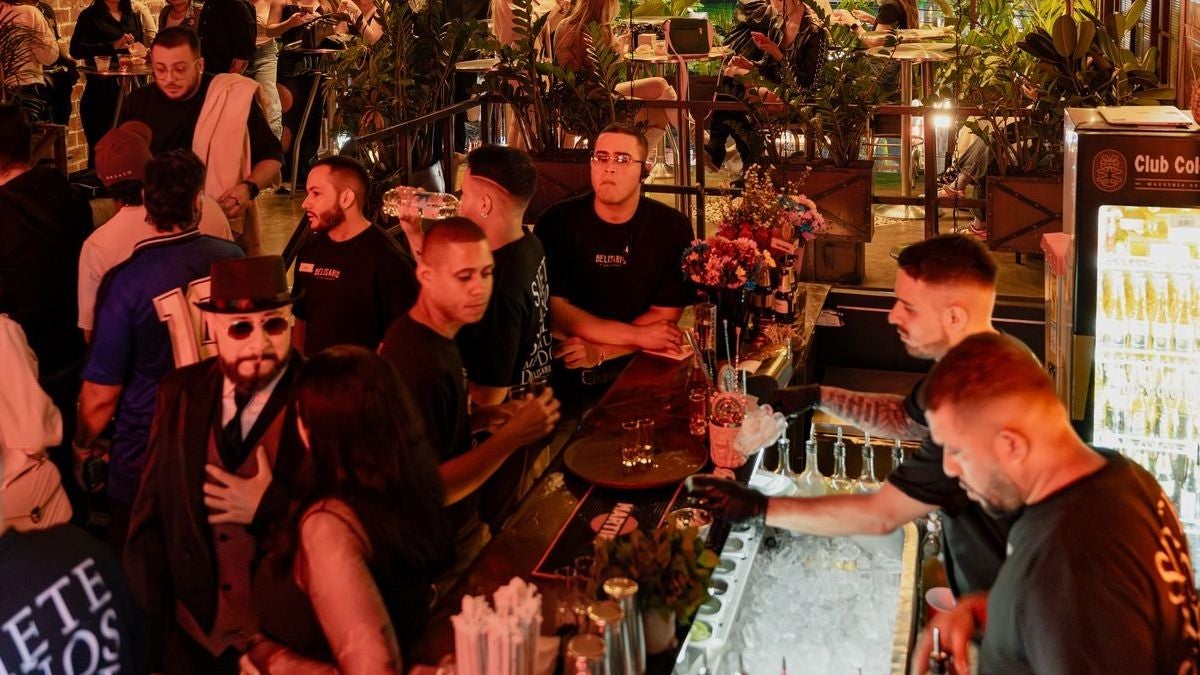 Horarios bares - Medellín - 2025