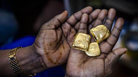 Condenaron a 15 por blanquear 2,3 billones de pesos mediante comercio ilegal de oro en Medellín