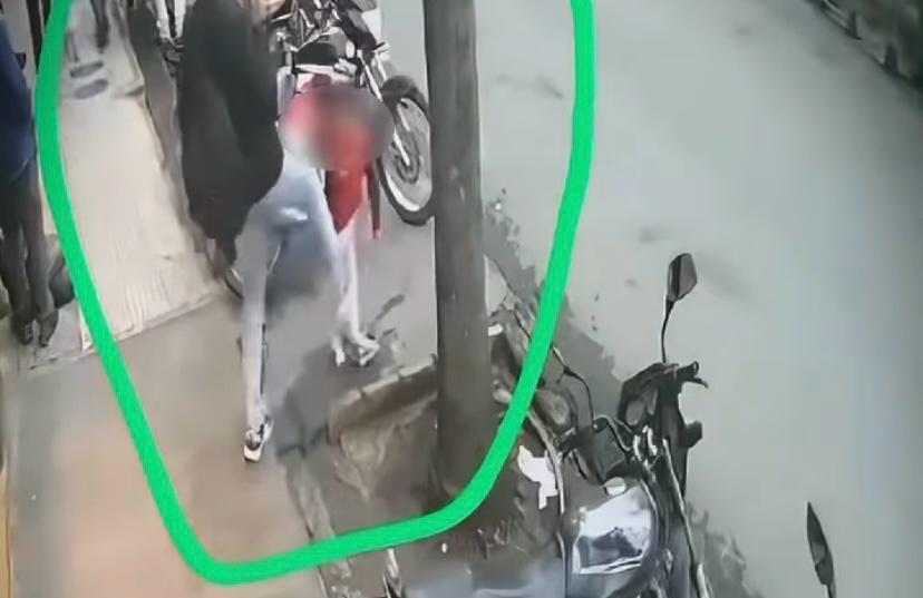 Emiten orden de alejamiento contra hombre que pateó a su hijo de 4 años en Ciudad Bolívar