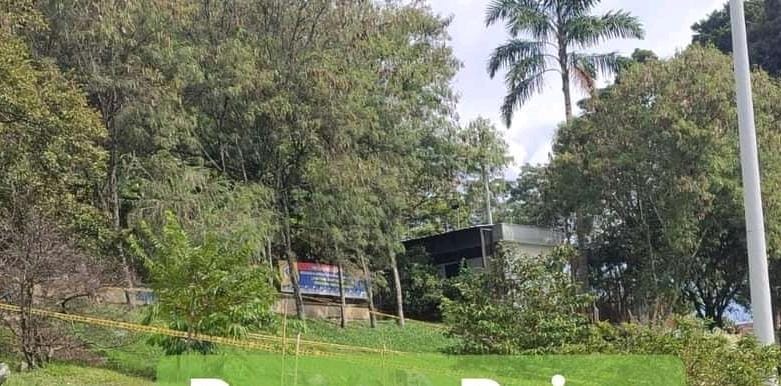 Hallan cadáver en Pedregal: Hombre sin dentadura y con tarro sospechoso a su lado