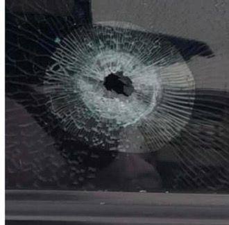 Clan del Golfo estaría aterrorizando a conductores por extorsiones en la ruta Segovia-Medellín: Pintaron siglas y dispararon a un vehículo