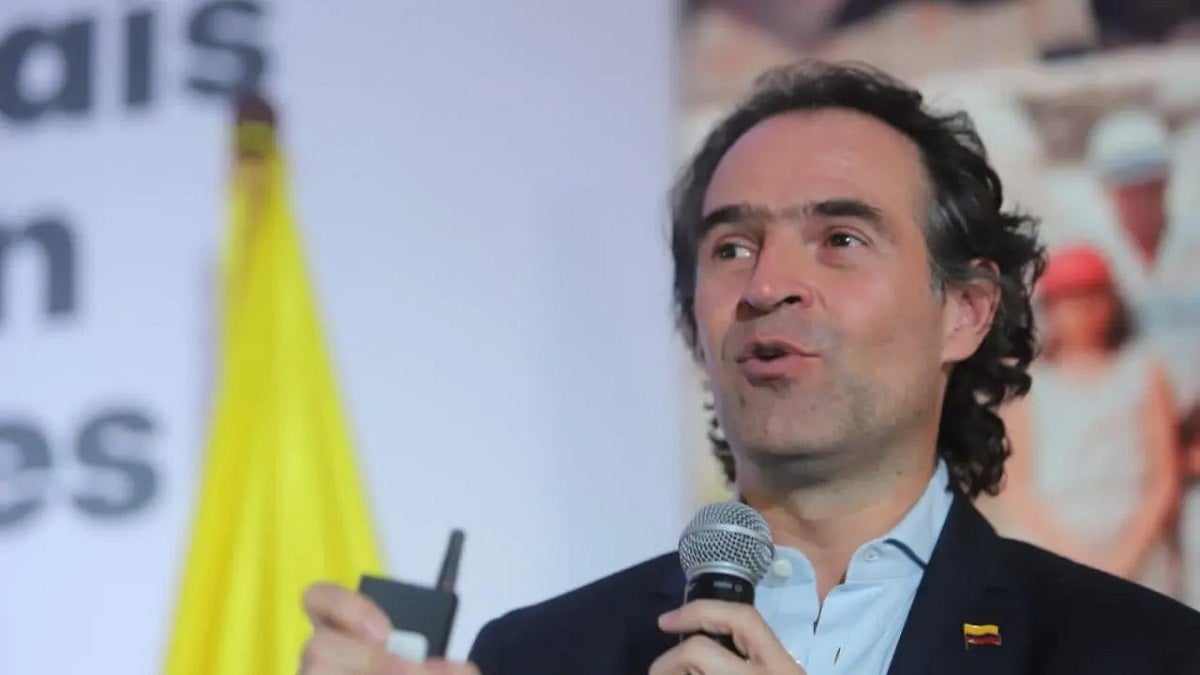 Alcalde de Medellín insiste en la crítica situación que atraviesa Afinia y asegura que, si el Gobierno no cumple, el país enfrentará un apagón energético