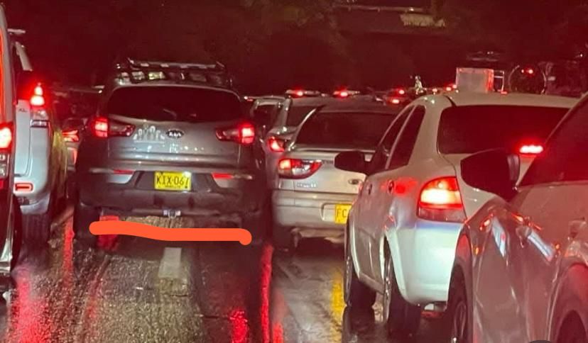 Buscan a conductor ebrio que atropelló a una mujer en Copacabana y huyó: Familiares exigen justicia