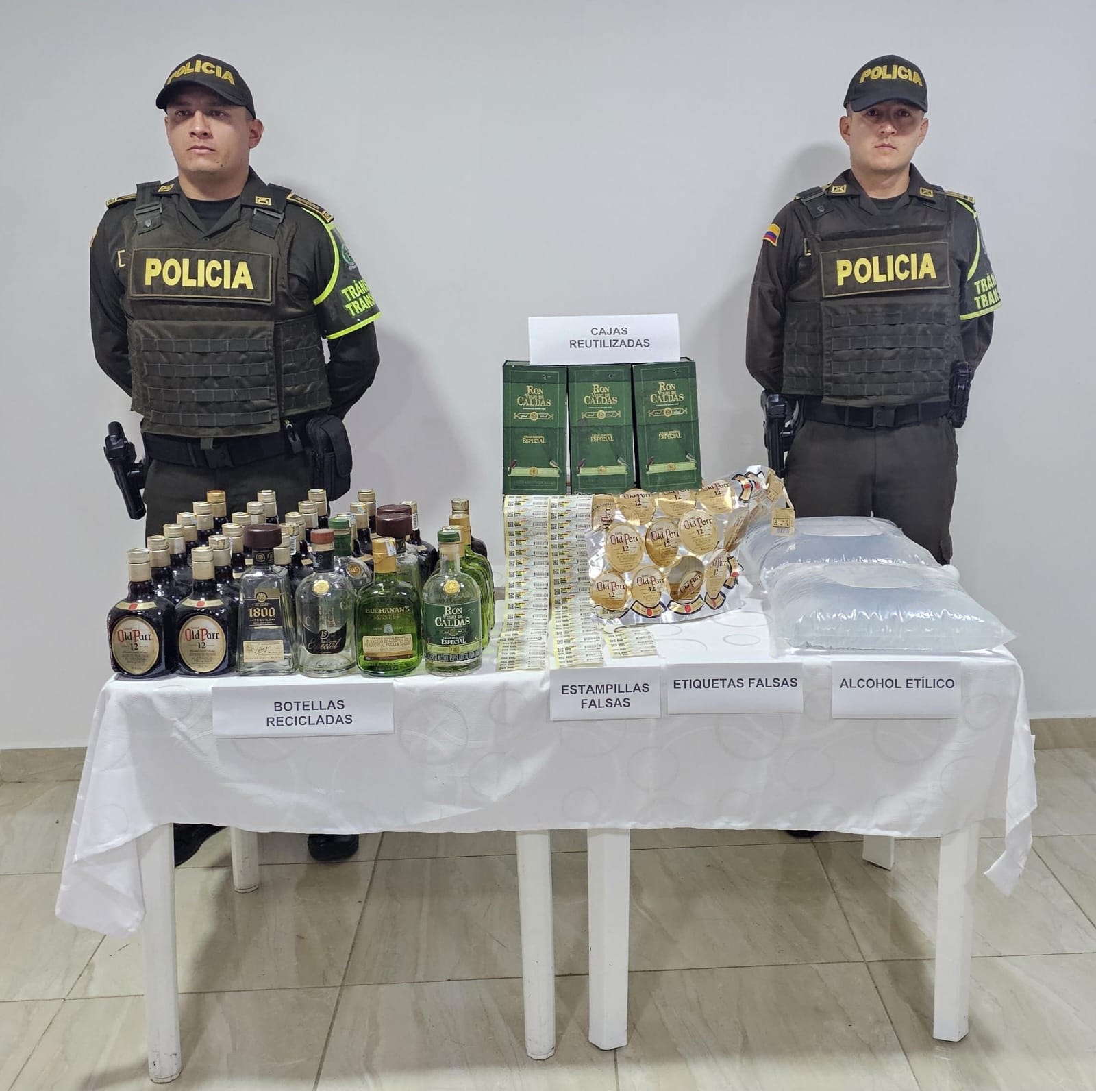Policía evita comercialización de licor