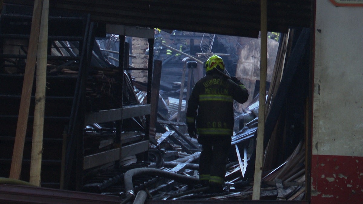 Se conoció la identidad del hombre que murió en el incendio de la bodega de madera en el Centro de Medellín