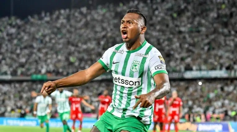 Morelos celebra gol contra el América