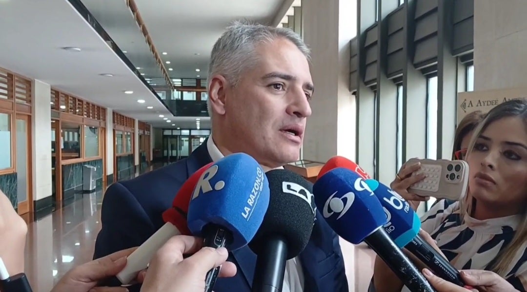 Gobernador de Antioquia cuestiona el proyecto de Paz Total del presidente, Gustavo Petro.