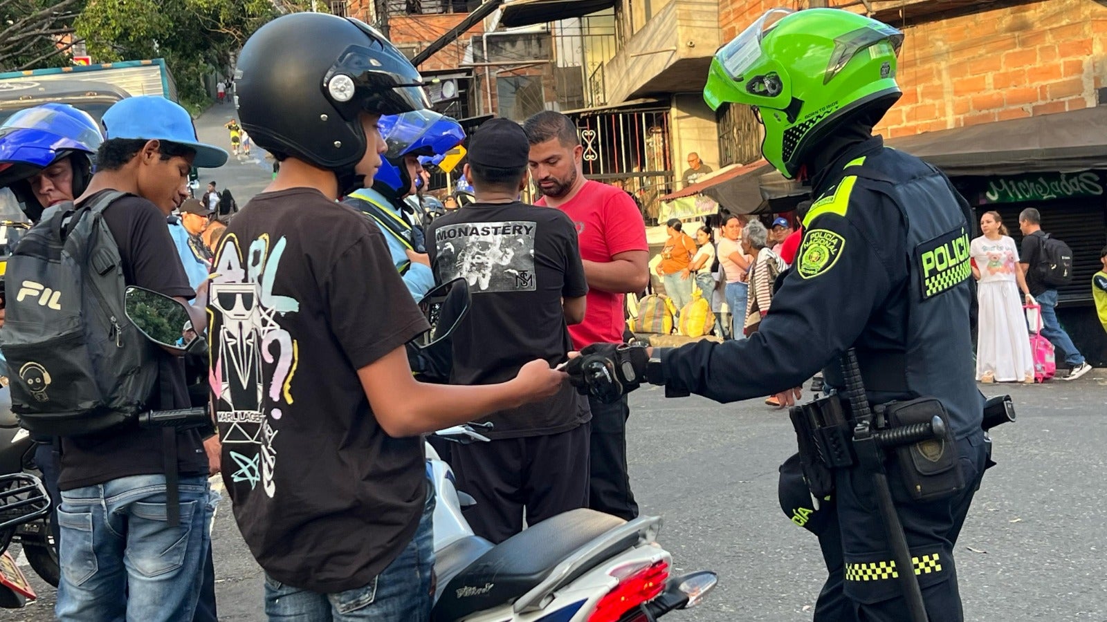 Operativo en el barrio Manrique de Medellín