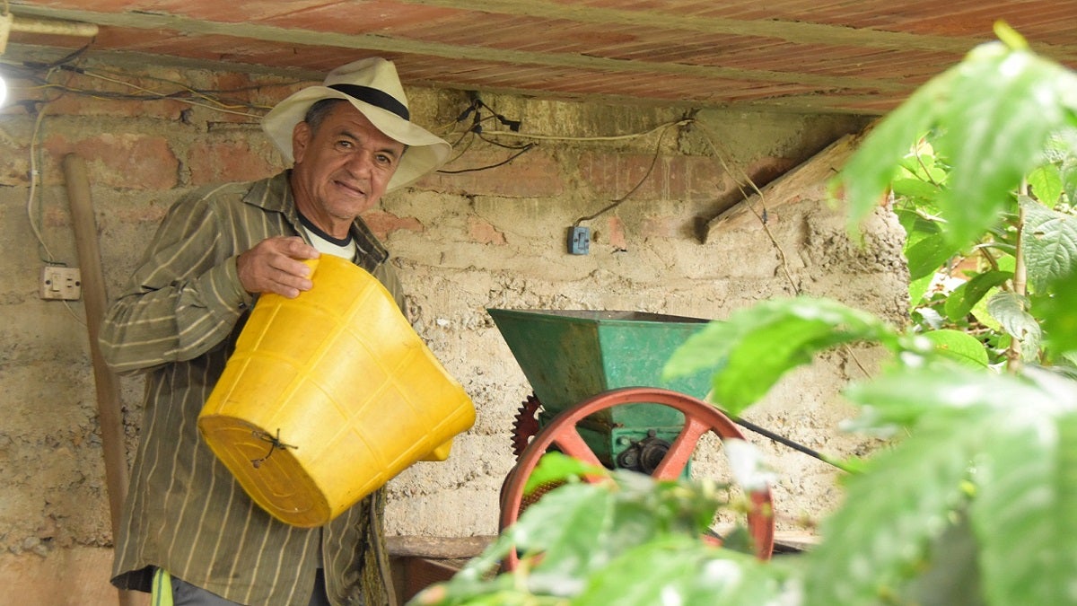 Nueva línea de crédito para productores agropecuarios de Medellín