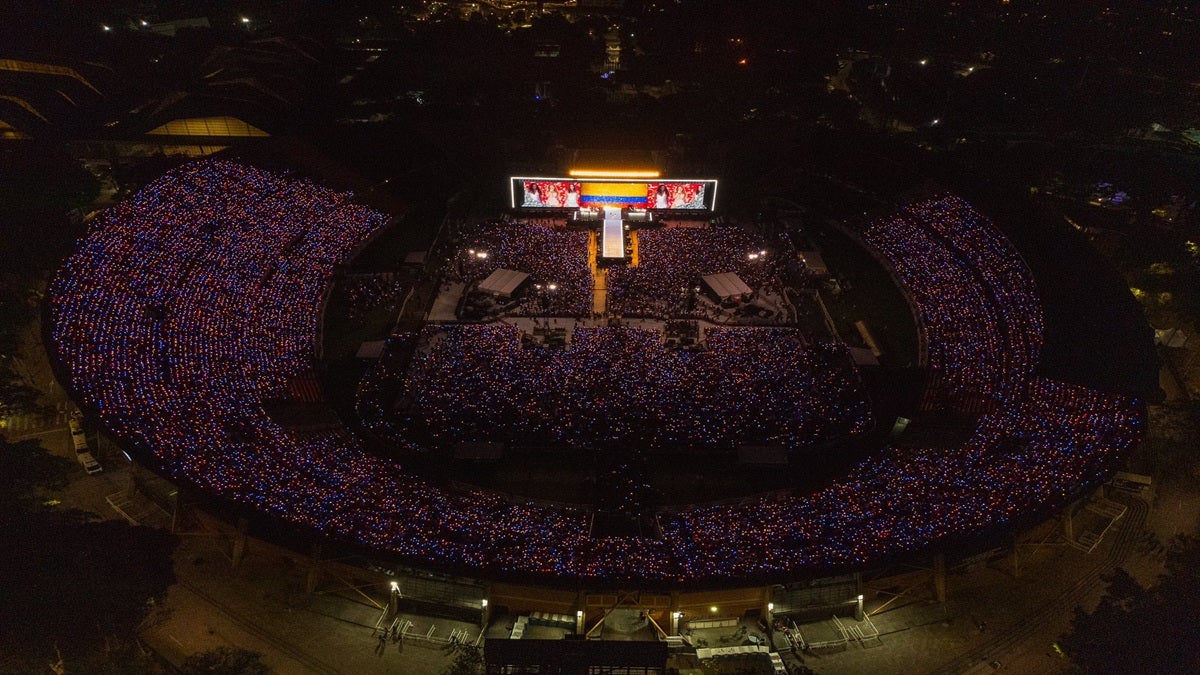 Shakira deslumbró en Medellín. Maluma y Carlos Vives en tarima fueron las sorpresas que tenía preparadas para sus fanáticos
