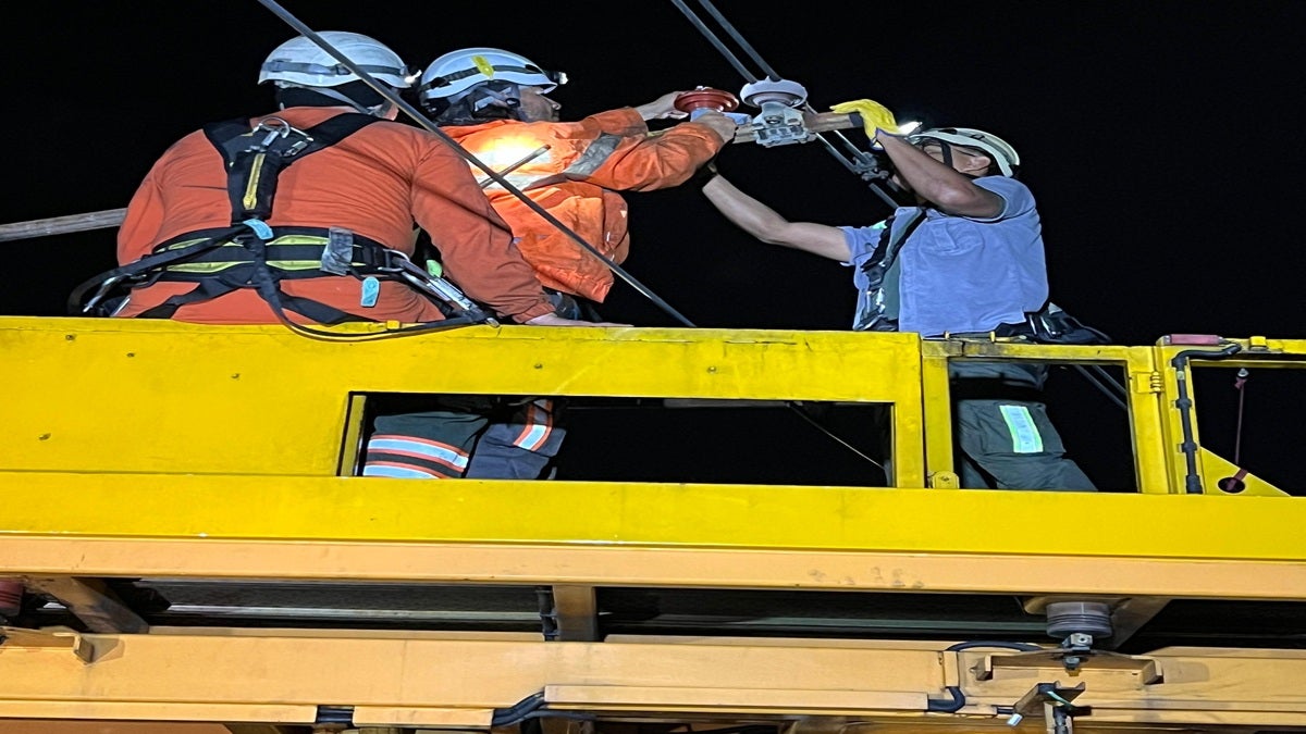 Fue restablecido el servicio de línea A del Metro de Medellín, luego de resolver el inconveniente técnico producido por la caída de un rayo