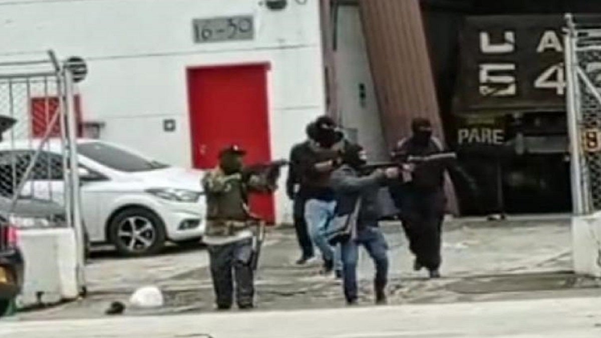 El día de los hechos los hombres se llevaron algunos lingotes en medio de un enfrentamiento con la Policía