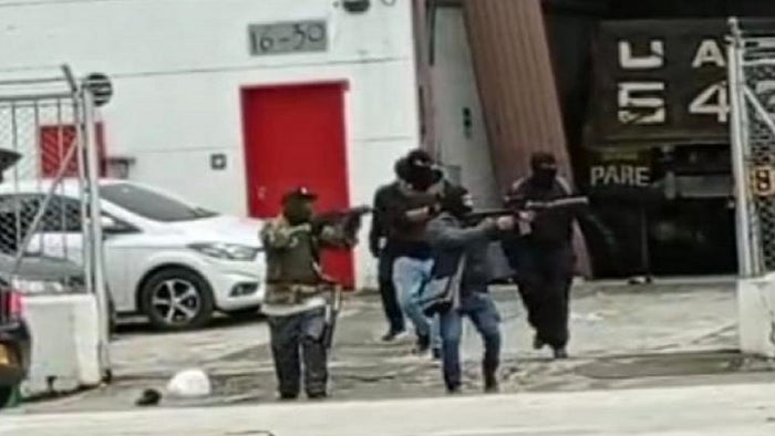 El día de los hechos los hombres se llevaron algunos lingotes en medio de un enfrentamiento con la Policía