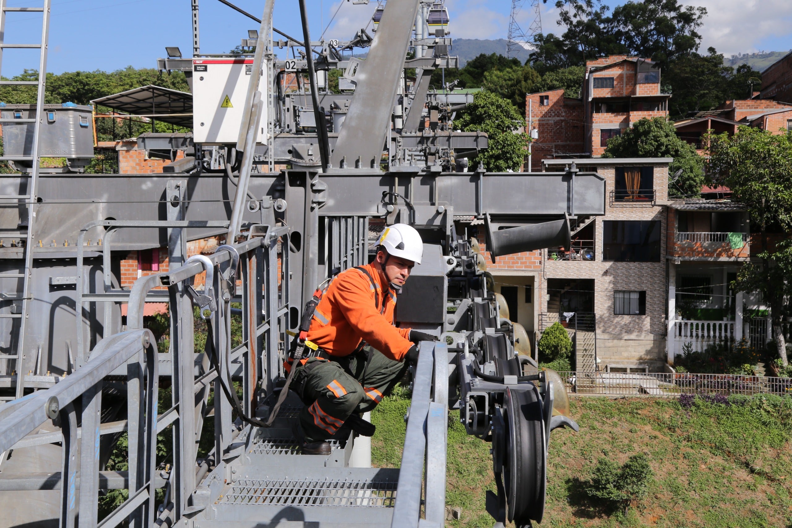 Mantenimiento en los metrocables de Medellín