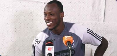 Encarcelado hombre que intimidó a futbolista