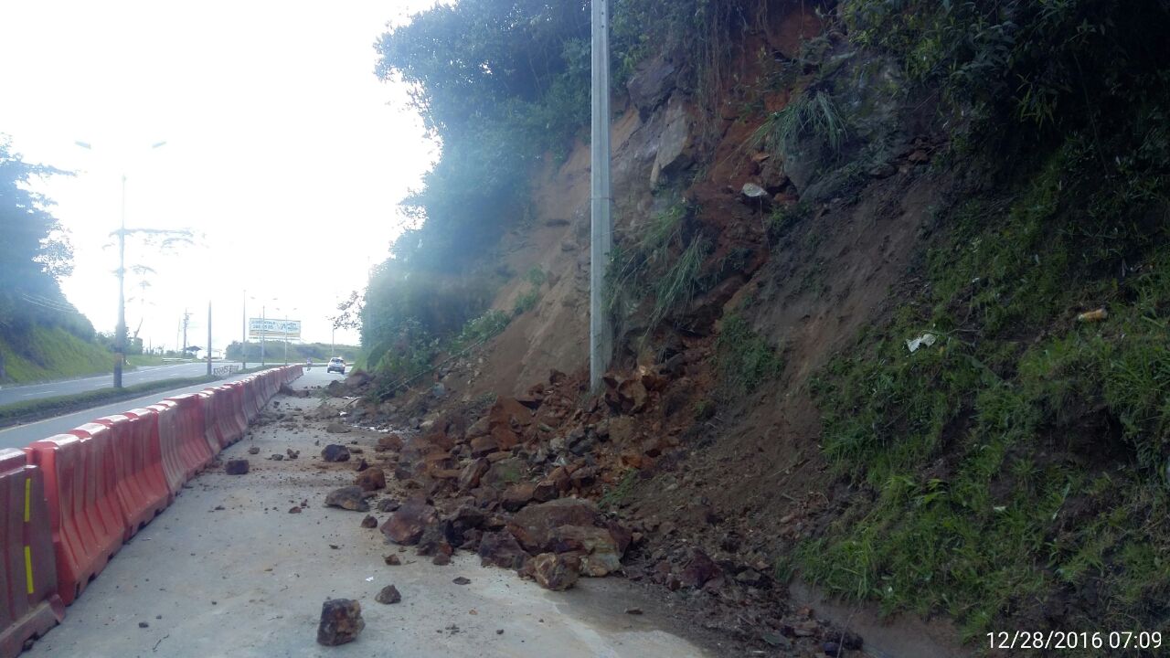 Derrumbe en la vía Medellín - Bogotá