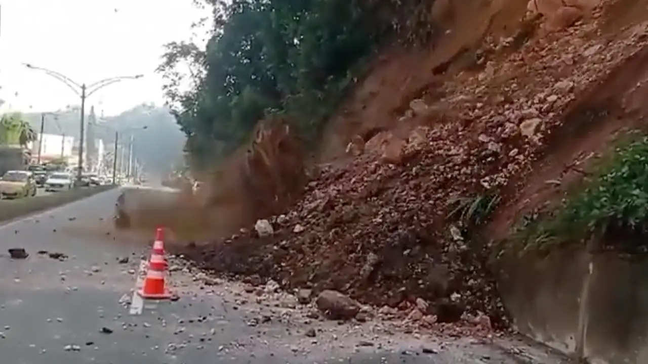 Deslizamiento Variante Caldas