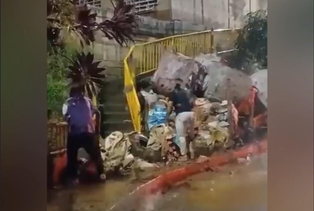 Escombros en quebradas