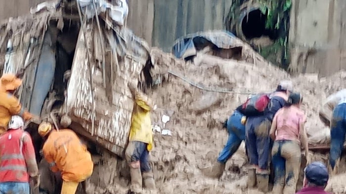 Dos personas fallecidas en deslizamiento de tierra en vía Quibdó - Medellín