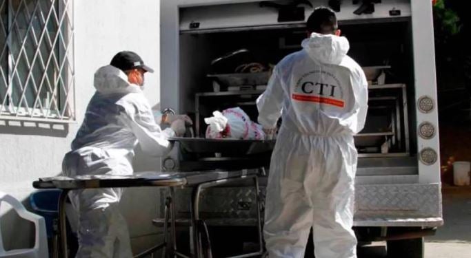 Investigan hallazgo de una mujer en su habitación en Medellín; no lograron establecer la causa de muerte