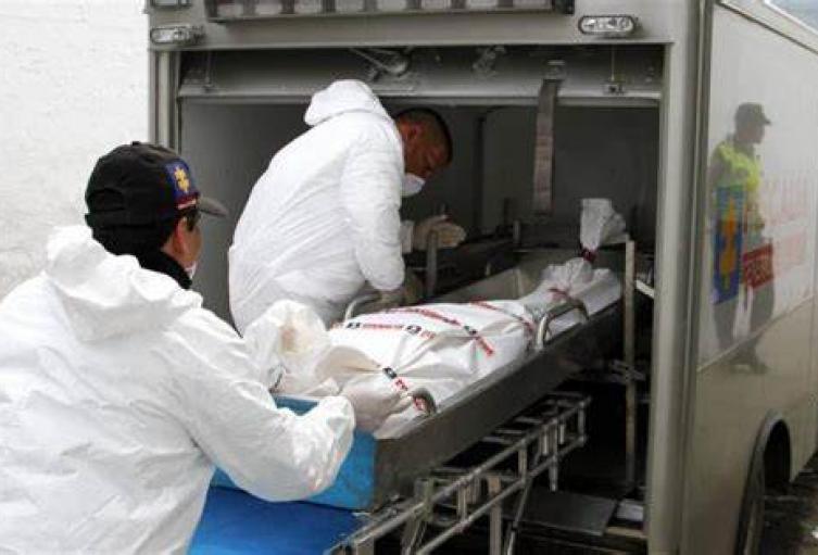 Cadáver de un hombre sin sus ojos