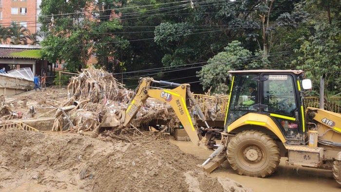Remoción escombros en Medellín por lluvias