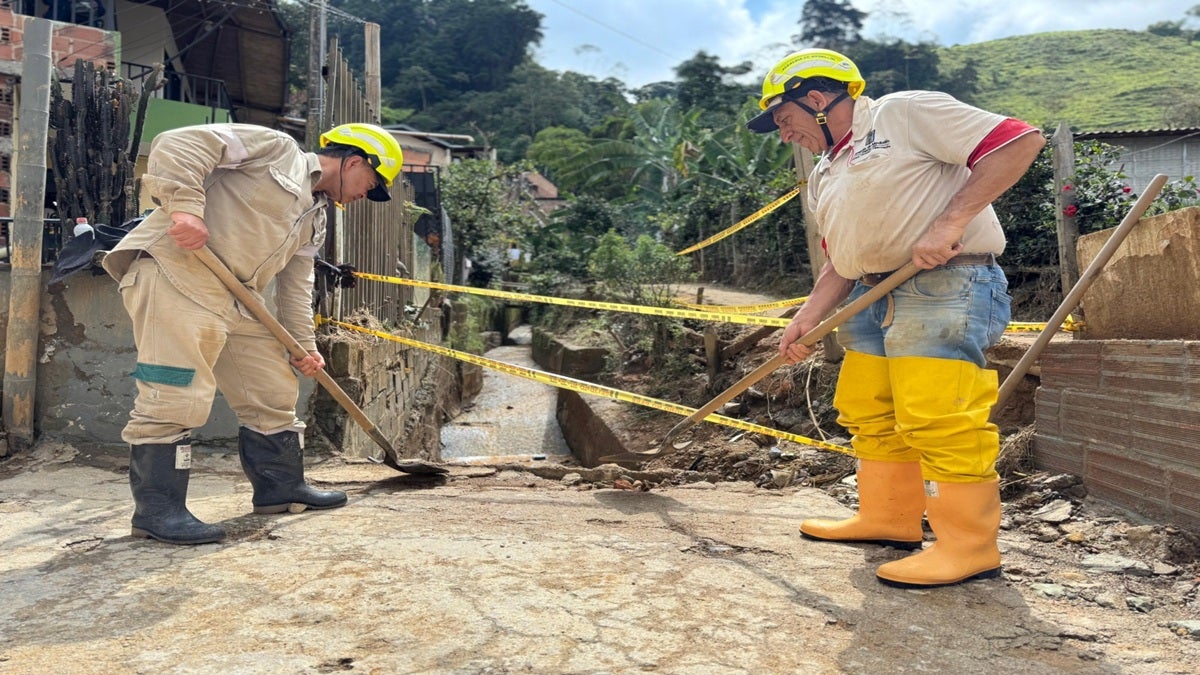 En lo corrido de 2025, la Alcaldía de Medellín ha retirado más de 10 mil metros cúbicos de escombros de las quebradas de la ciudad