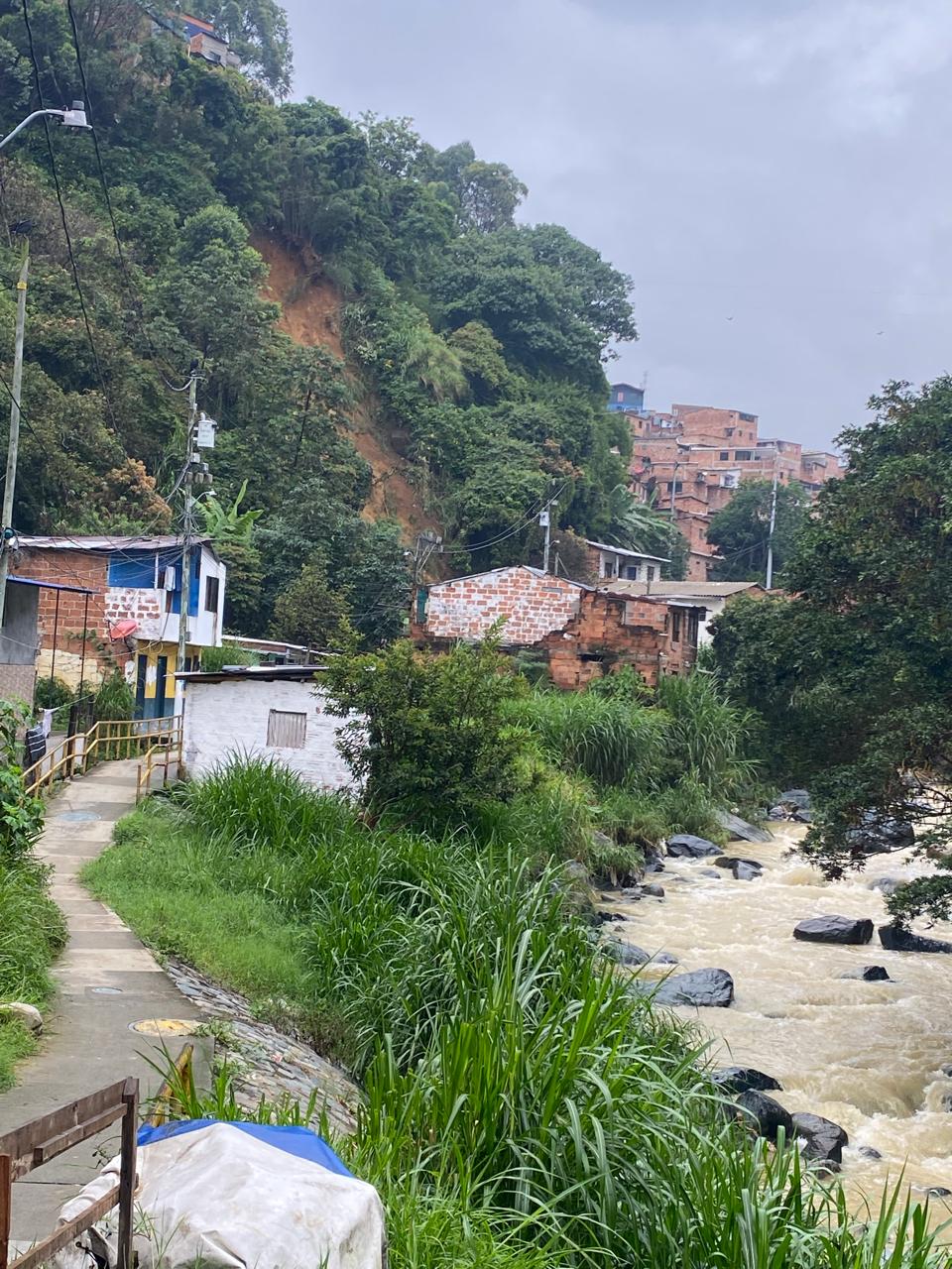 La historia de ocho sobrevivientes que escaparon de la muerte en el invierno de Medellín