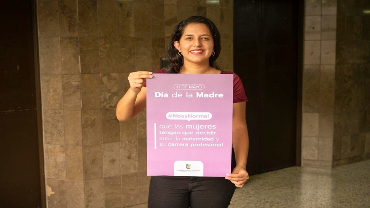 En el marco de las celebraciones por el Dia de la Madre, la Gobernación de Antioquia lanzó la campaña #NoEsNormal, que pretende erradicar la violencia hacia las mujeres.