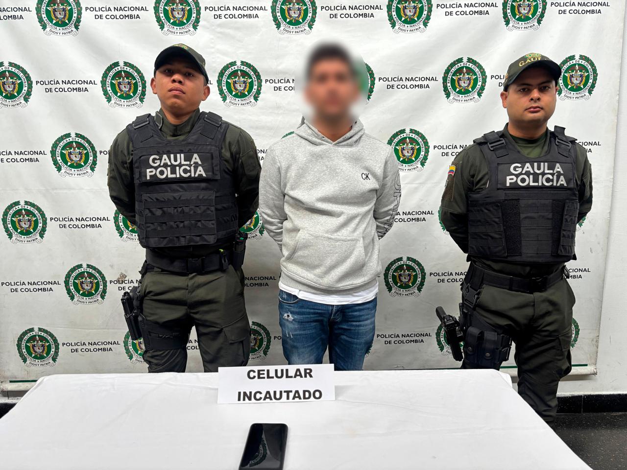 Falso vigilante exigía $20 mil semanales a familia en Manrique por estacionar motocicleta en vía pública