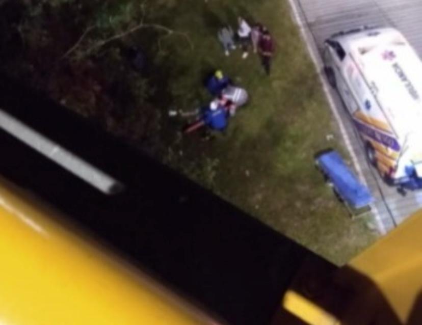 Tragedia en vía Medellín-San Jerónimo: Motociclista murió tras colisión con un barandal y la pasajera cayó 19 metros