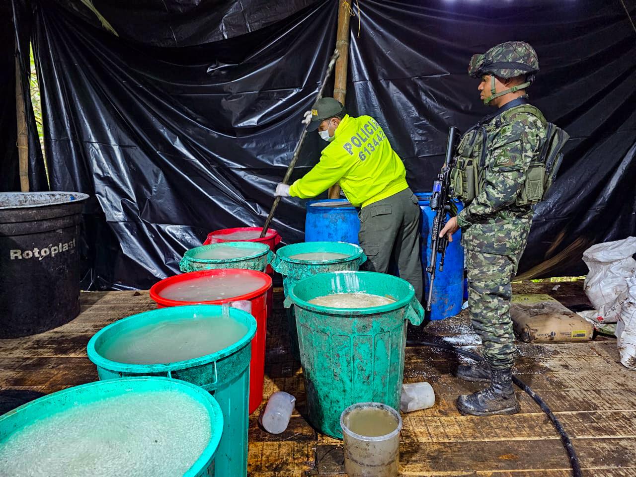 Desmantelan megalaboratorio de cocaína en El Peñol: sofisticados equipos e insumos por $18.000 millones