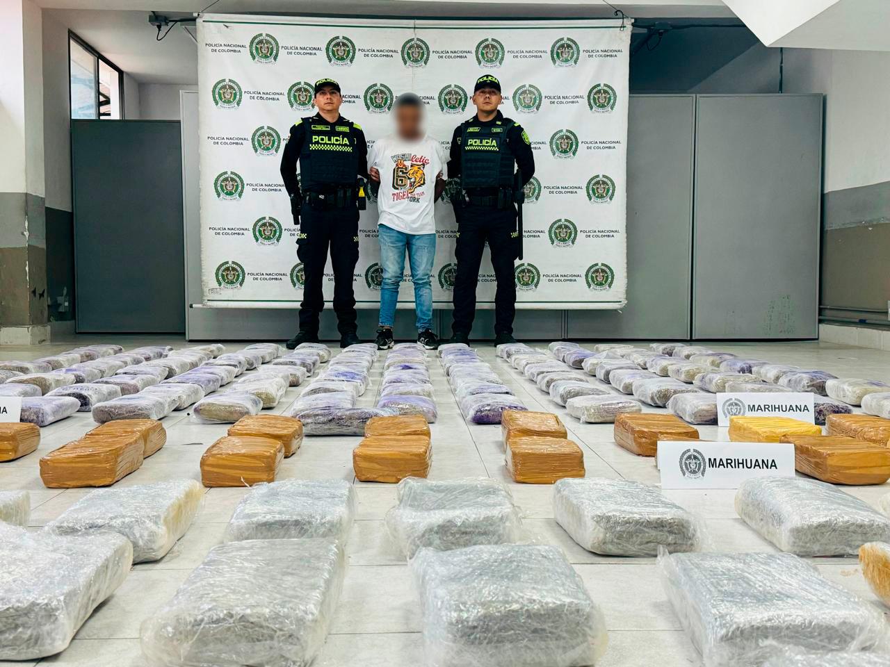 Capturan a alias ‘El Costeño’ en una casa de Medellín con 154 kilos de marihuana valorados en más de $900 millones
