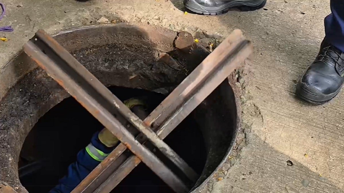 Bodega clandestina en una alcantarilla de Medellín