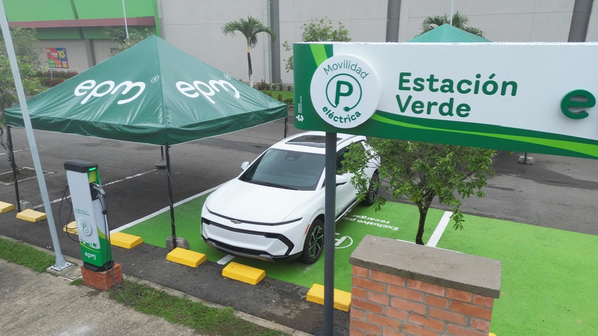 Estación de carga pública de vehículos eléctricos en Urabá antioqueño