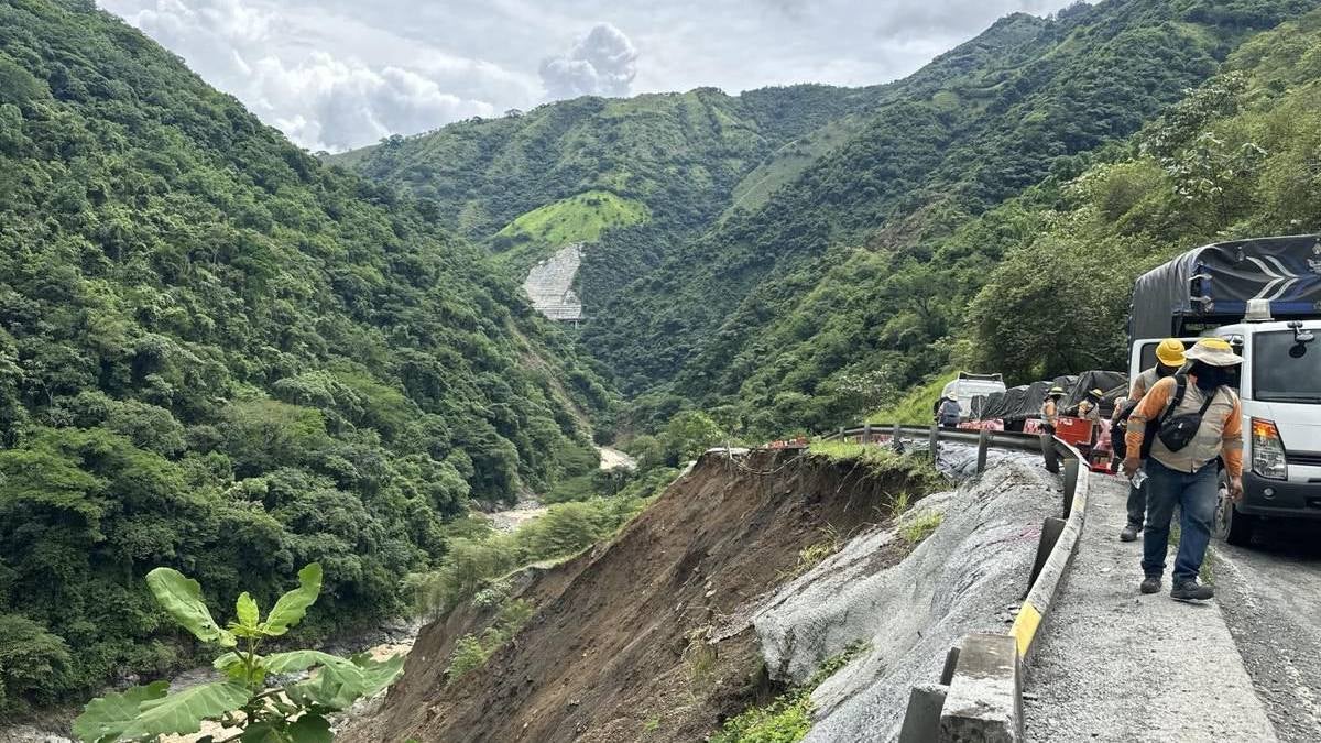 Cierre de vía sector de Sinifaná