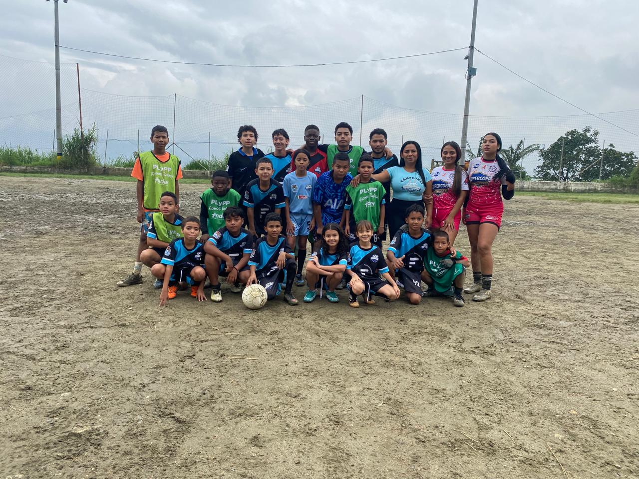 Yenny Martínez perdió a su niña de dos años, robada por la guerrilla, pero hoy transforma vidas en la Comuna 13