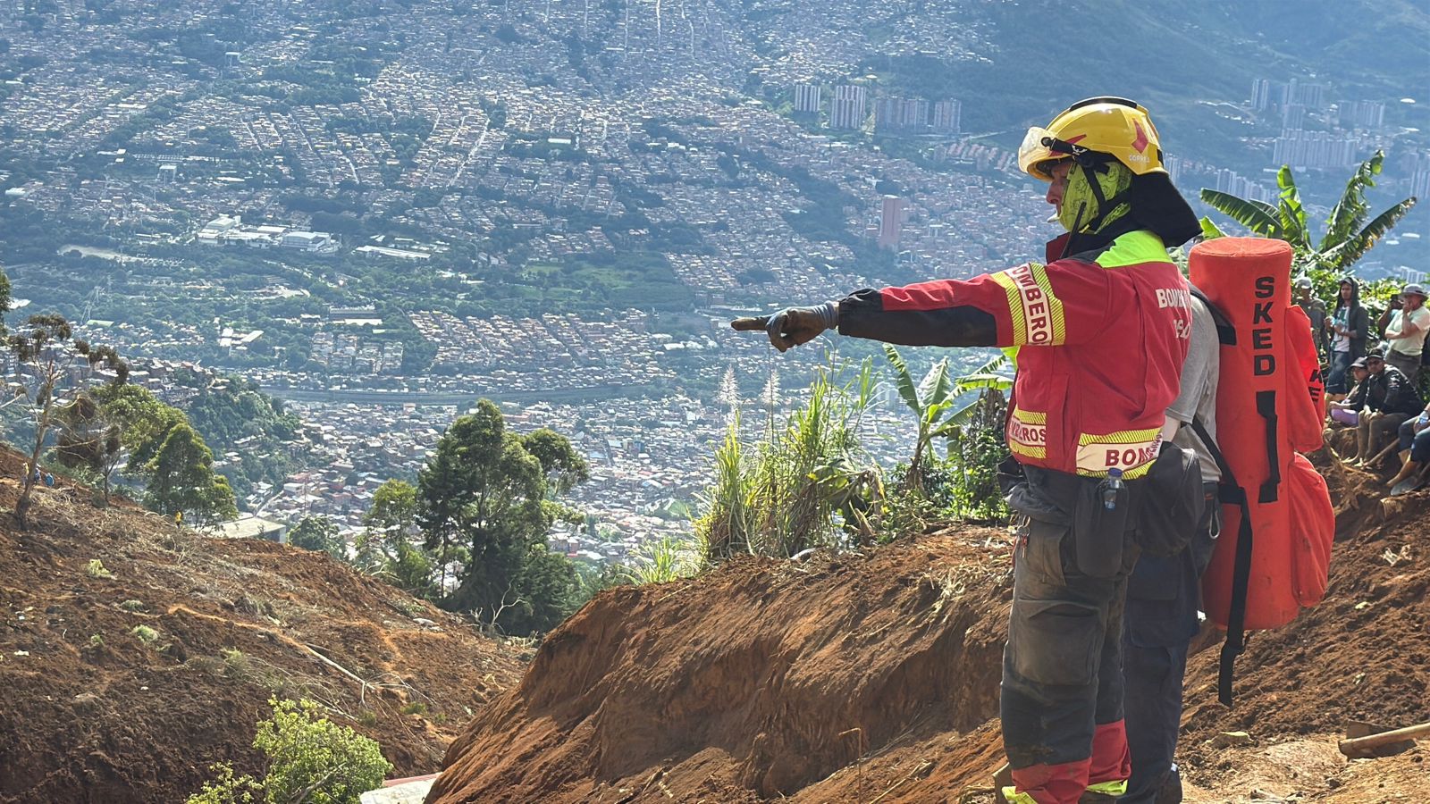 Bello instala alarma y pluviómetro tras tragedia con 75 mil metros cúbicos de material desprendido