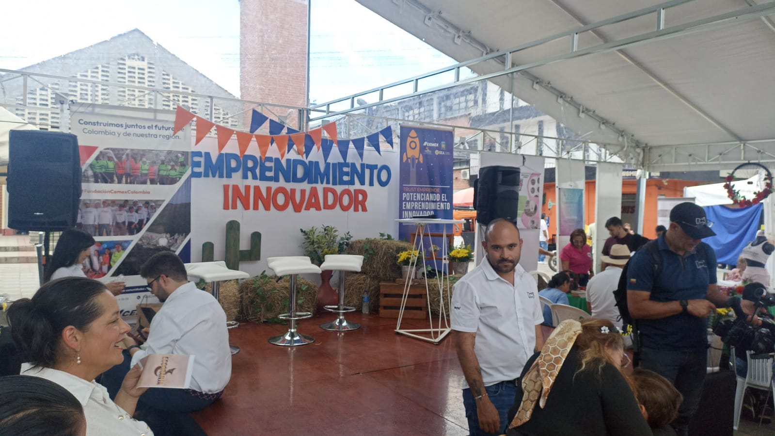Feria de emprendimiento en Maceo