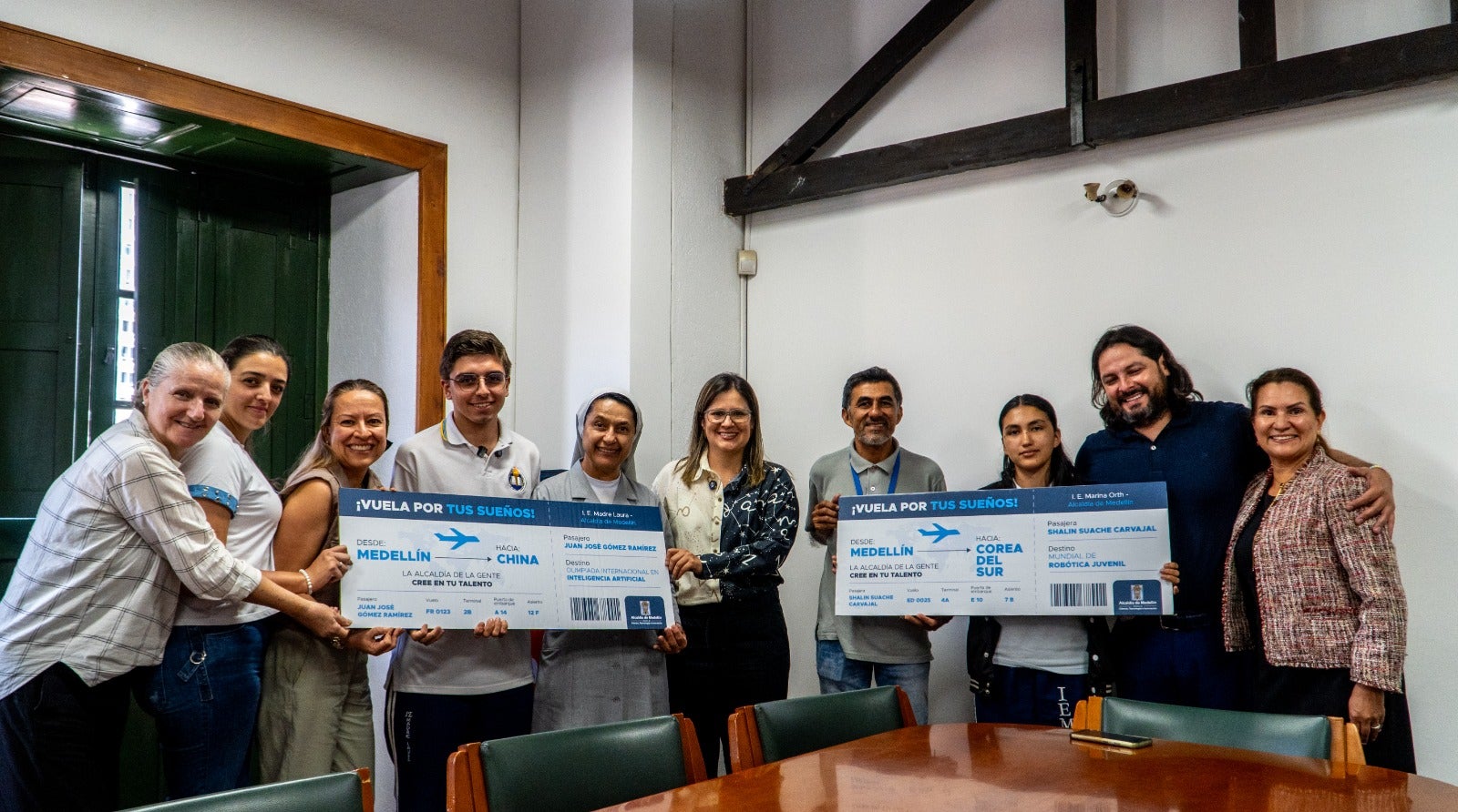 Estudiantes colombianos que asistirán al mundial de robótica