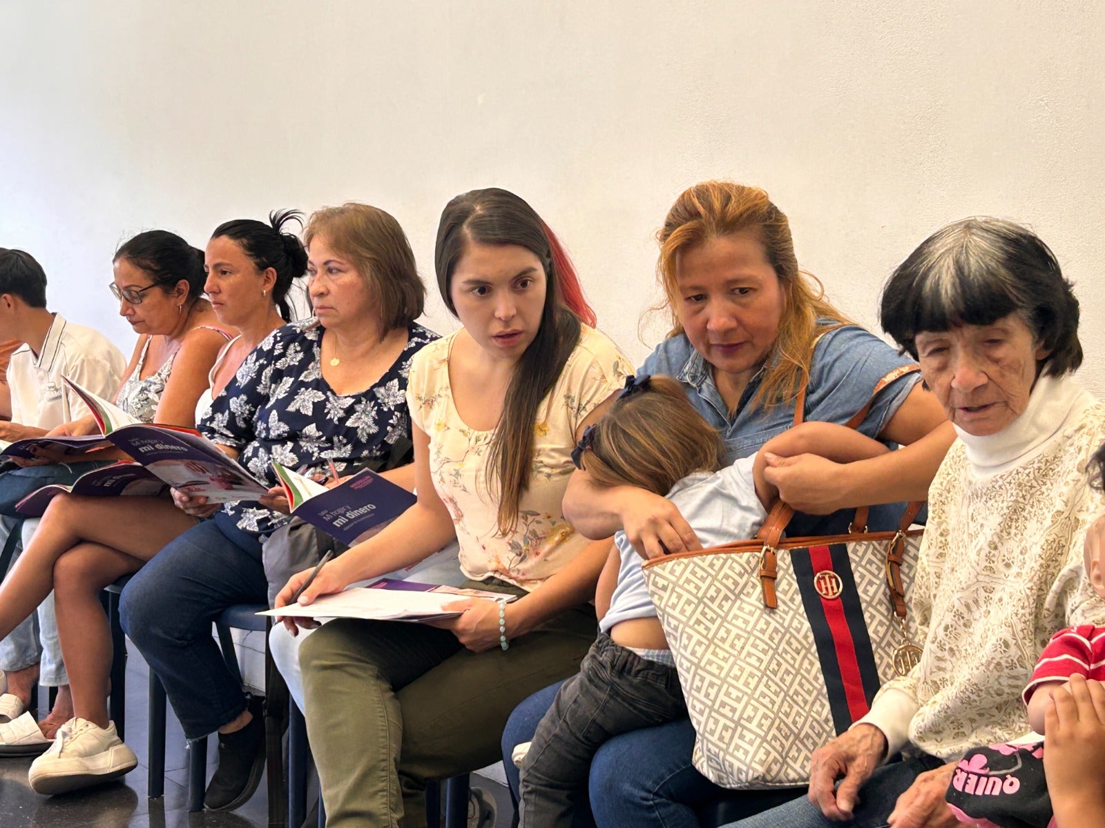 Educaron a 100 mujeres de las zonas rurales de Medellín en formar empresa