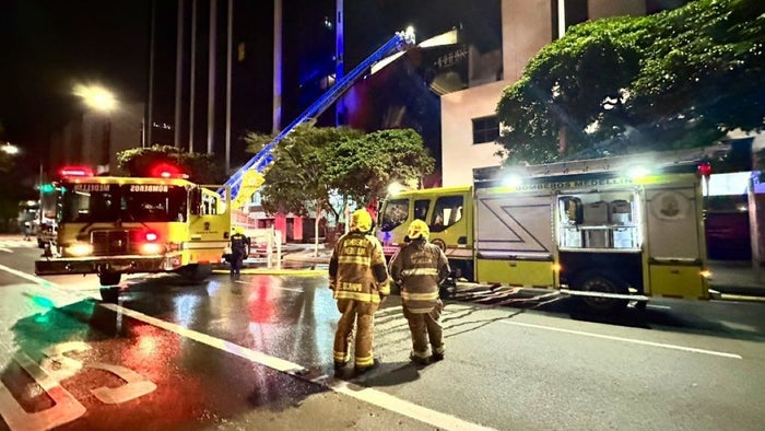 Atención incendio clínica conquistadores centro de Medellín