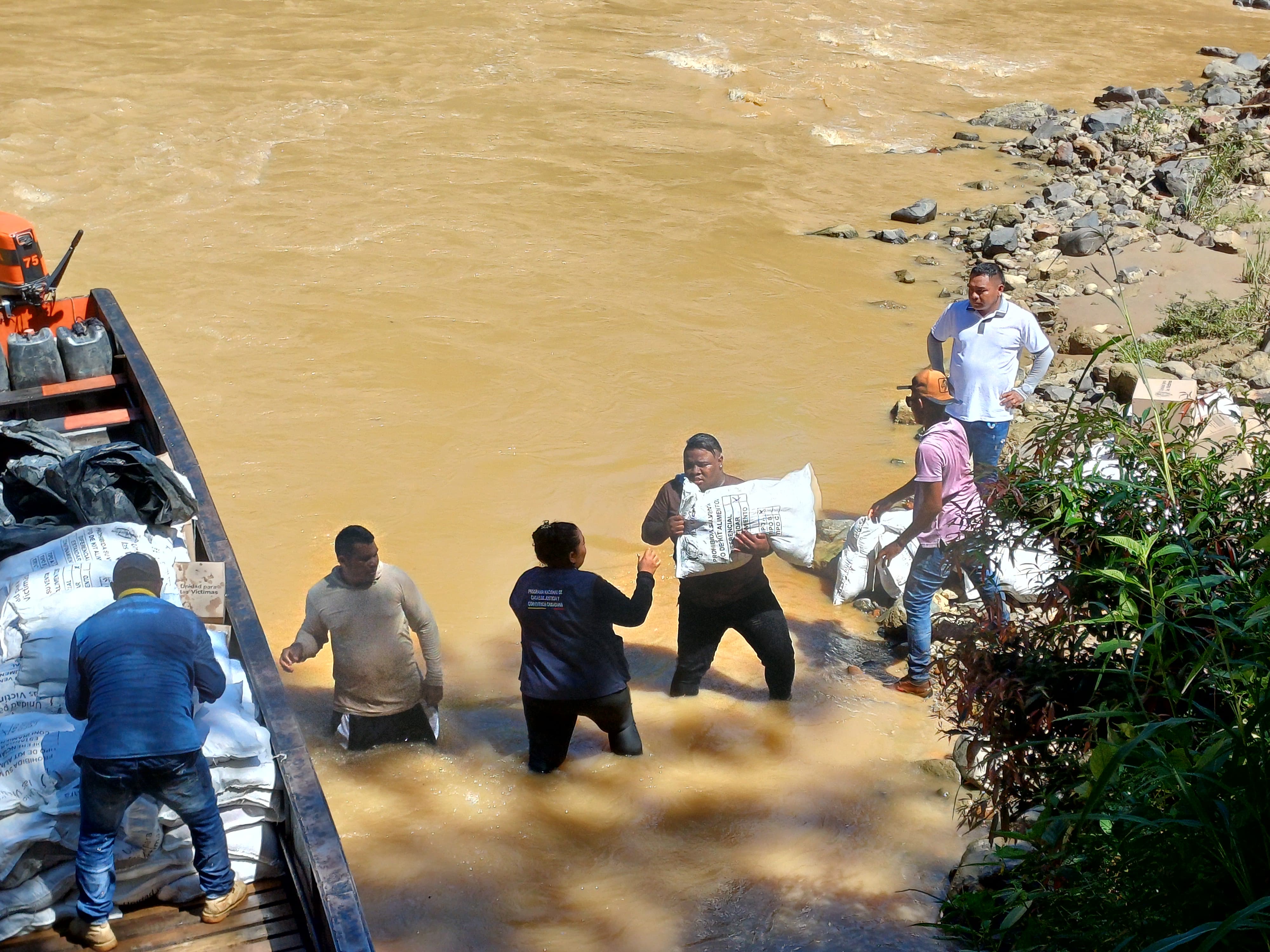 Llega ayuda humanitaria a zonas confinadas por violencia armada en Antioquia