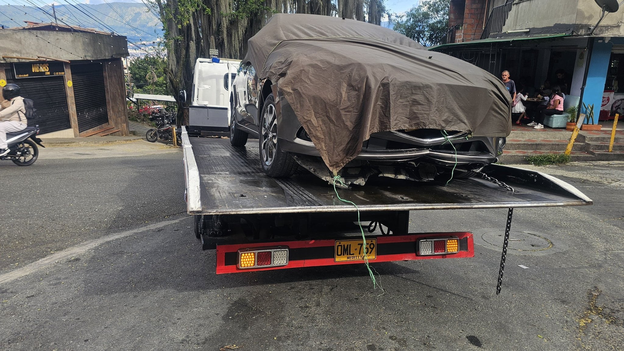 Inmovilizan vehículo "fantasma" que embistió a peatones en el centro de Medellín